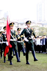 学院隆重举行“国家宪法日”主题升旗仪式