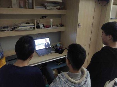 我校组织收看四川大学生 2022 年春季“开学第一课”