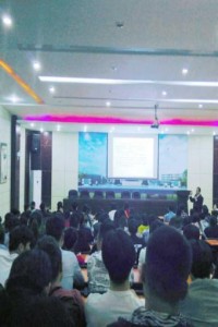 学院举行“理想、思想、真才实学”主题讲座