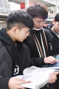 学院图书馆开展“走进图书馆，我最喜爱的一本书”好书推荐活动