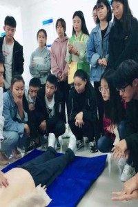医药康养学院│教培结合·心肺复苏走进课堂