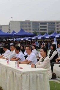酒城新报：线上线下联动招聘，助力高校毕业生就业