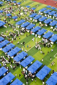 泸州日报：双选会进校园