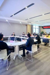 我校召开第12次党委理论学习中心组（扩大）学习会