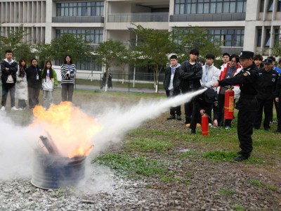 江阳城建职业学院2024年春期消防知识培训暨应急疏散演练