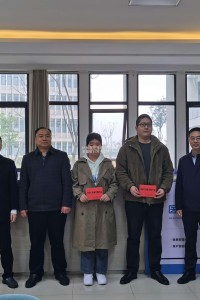 泸州市龙马潭区医保局来校慰问困难学生