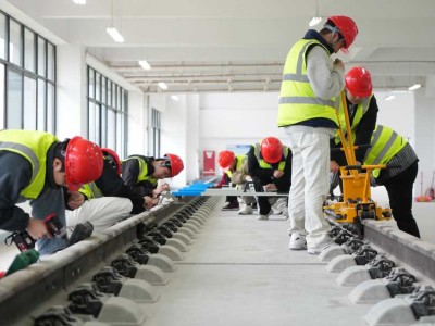 高铁与建筑学院课堂