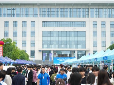 聚力拓岗优服务 春季攻坚促就业 | 江阳城建职业学院2025年大型校园招聘会圆满举行