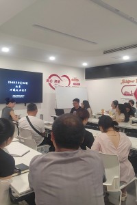 人文艺术学院教师党支部开展“光影璀璨迎国庆 挺膺担当建新功”主题党日活动